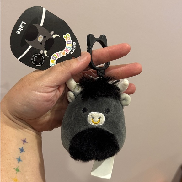 Squishmallows Lake Gray Bull Plush Keychain - Picture 1 of 4